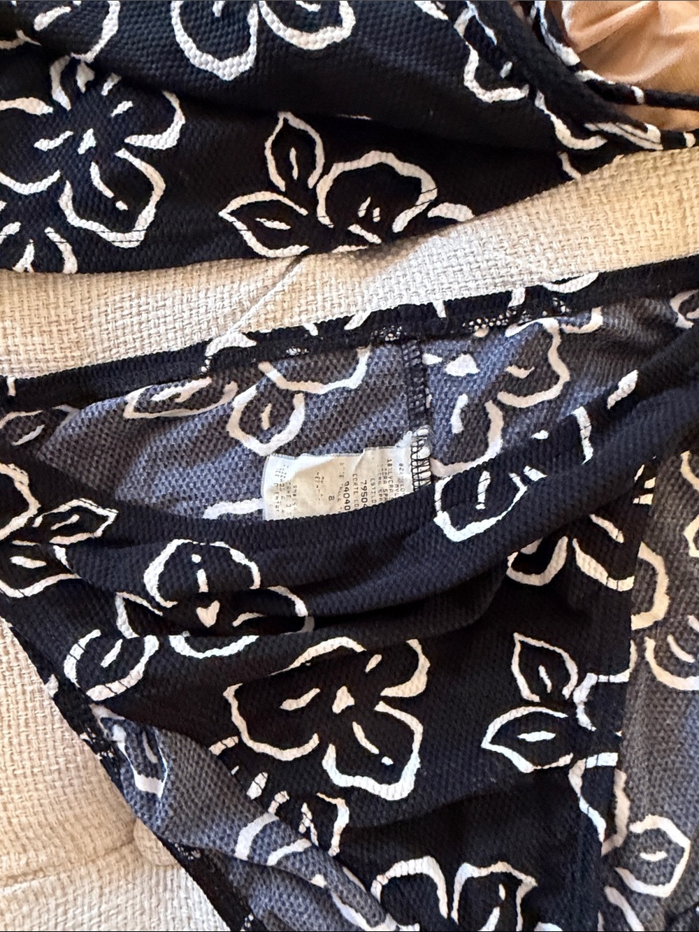 Liz Claiborne Black and White Floral Tankini Set - Picture 3 of 5
